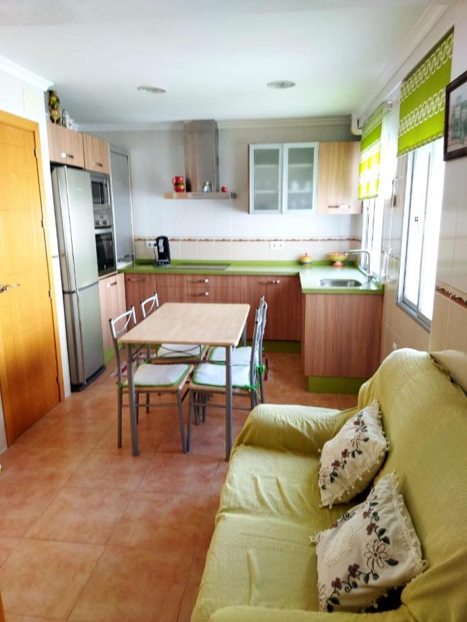 Apartamento Tranquilo Con 3 Dormitorios กาดิซ ภายนอก รูปภาพ