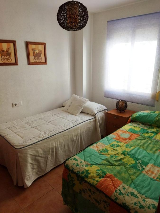 Apartamento Tranquilo Con 3 Dormitorios กาดิซ ภายนอก รูปภาพ